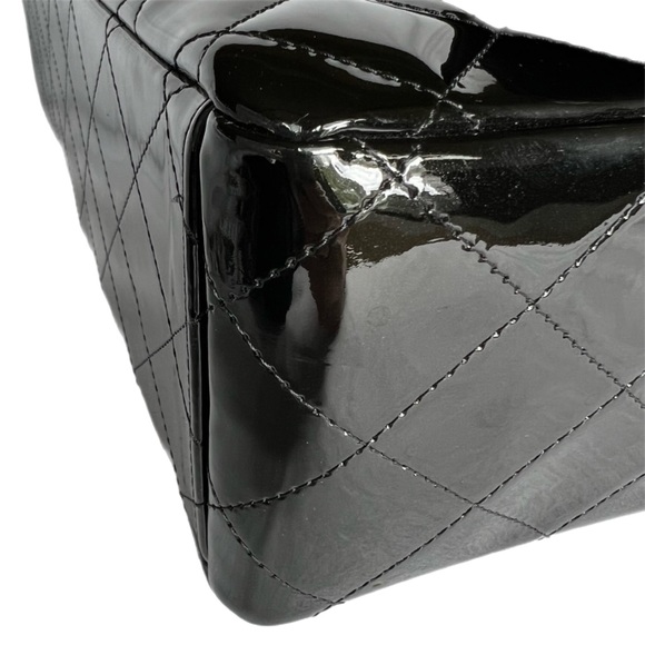 CHANEL Classic Maxi Single Flap Patent Leather • BLACK • Silver-Tone Hardware - Picture 10 of 16